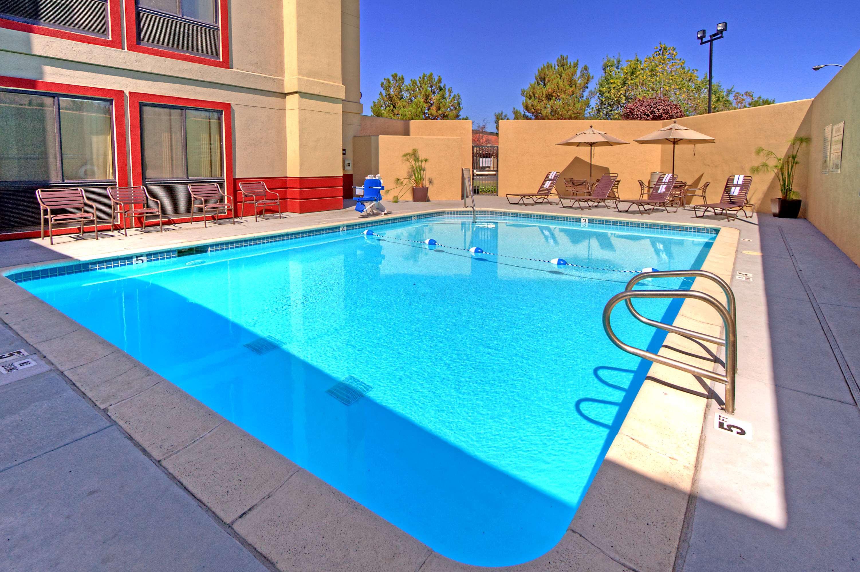 Hampton Inn Фремонт Экстерьер фото