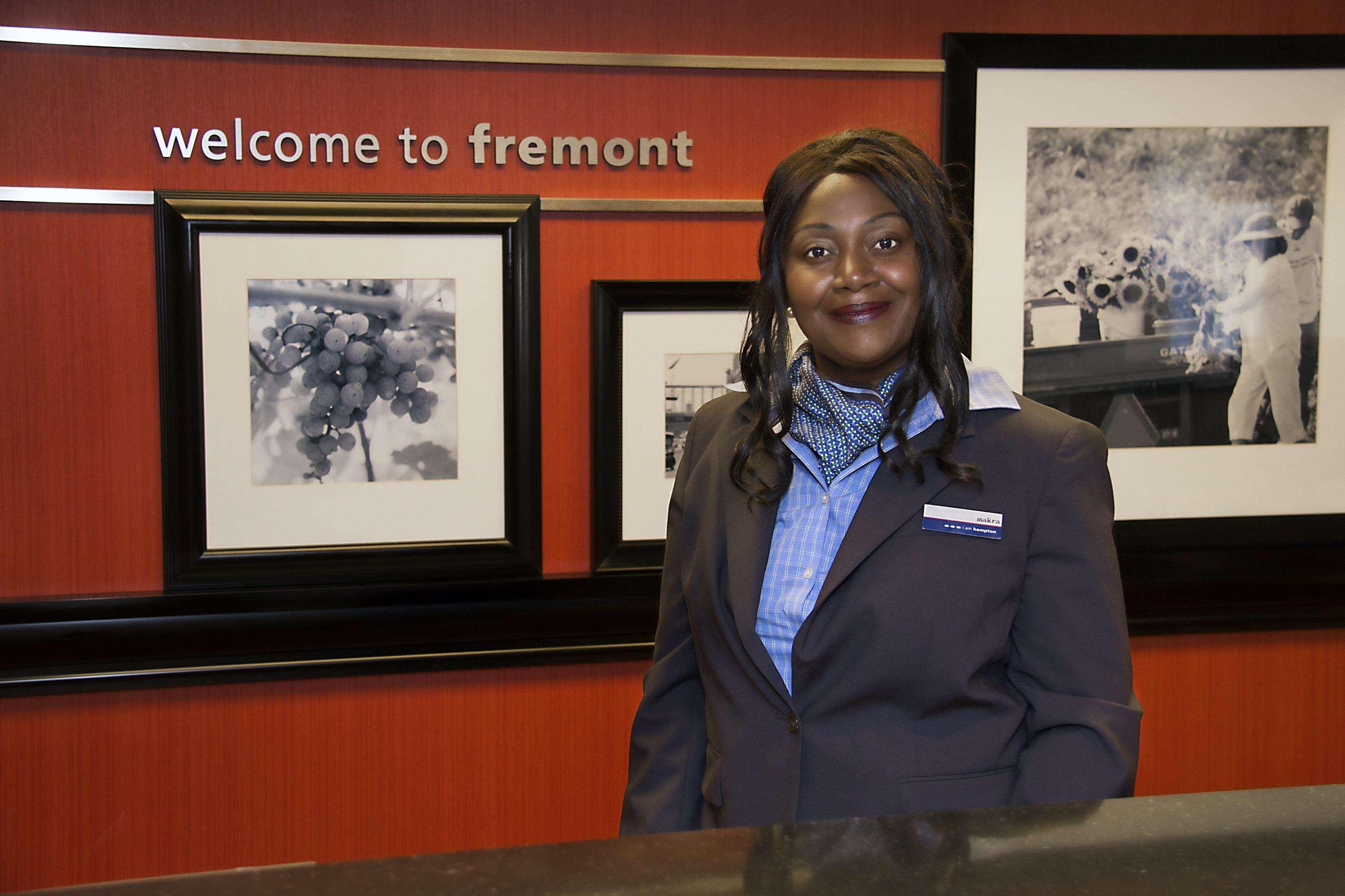 Hampton Inn Фремонт Экстерьер фото