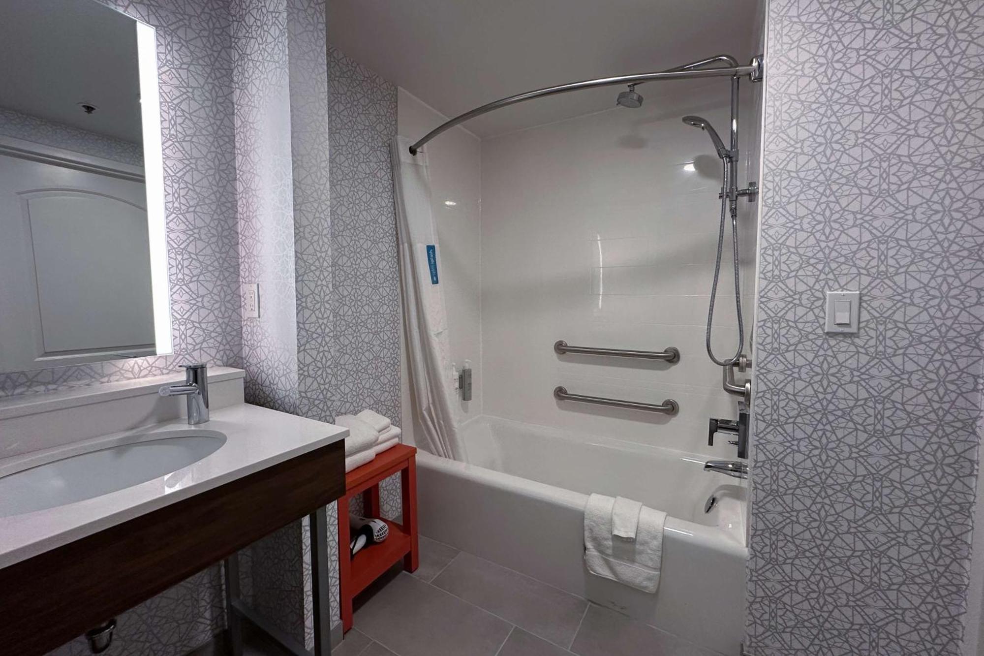 Hampton Inn Фремонт Экстерьер фото