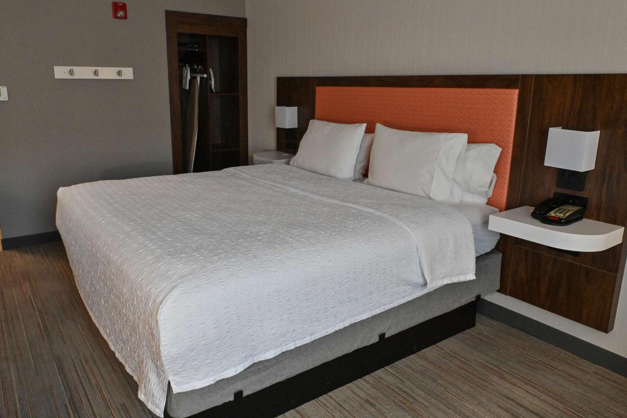 Hampton Inn Фремонт Экстерьер фото